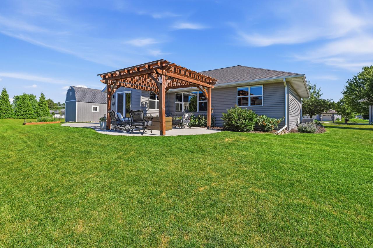 2616 Creekview Ct, Sheboygan, WI 53081