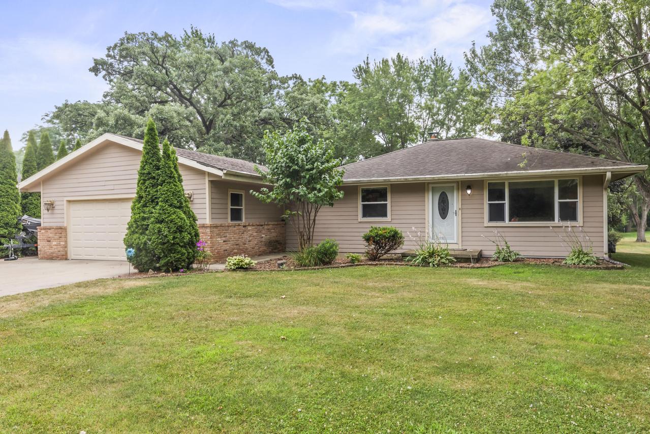 S25W26005 Mac Arthur Rd, Waukesha, WI 53188