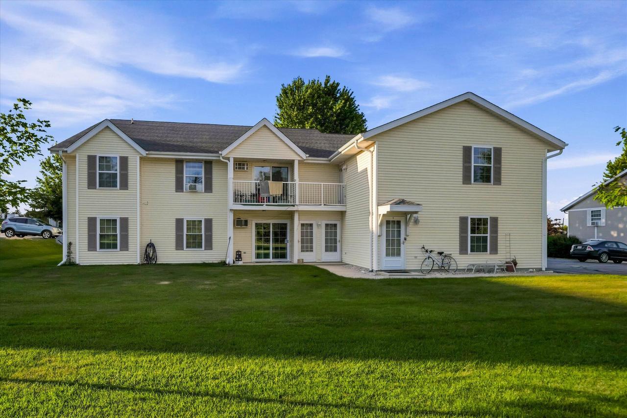 364 Minz Park #5, West Bend, WI 53095