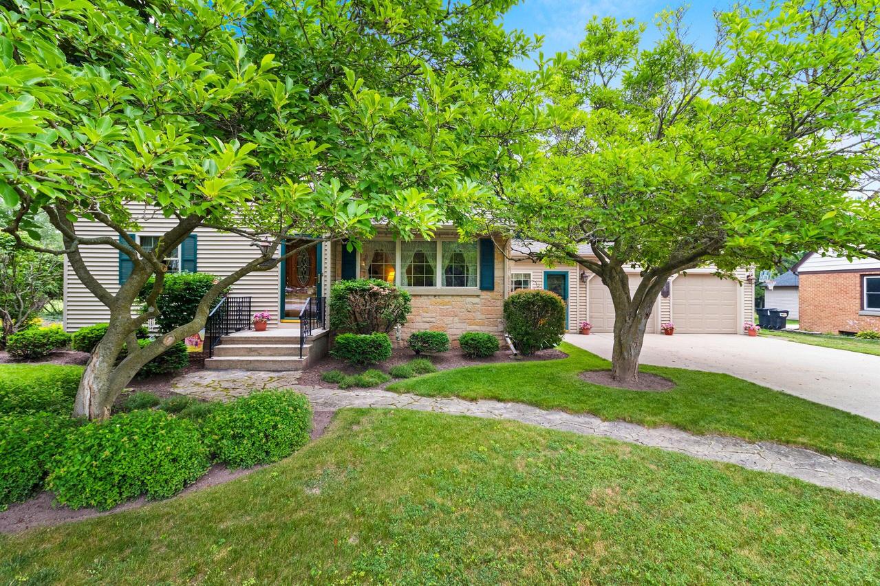 3316 Waldo Blvd, Manitowoc, WI 54220