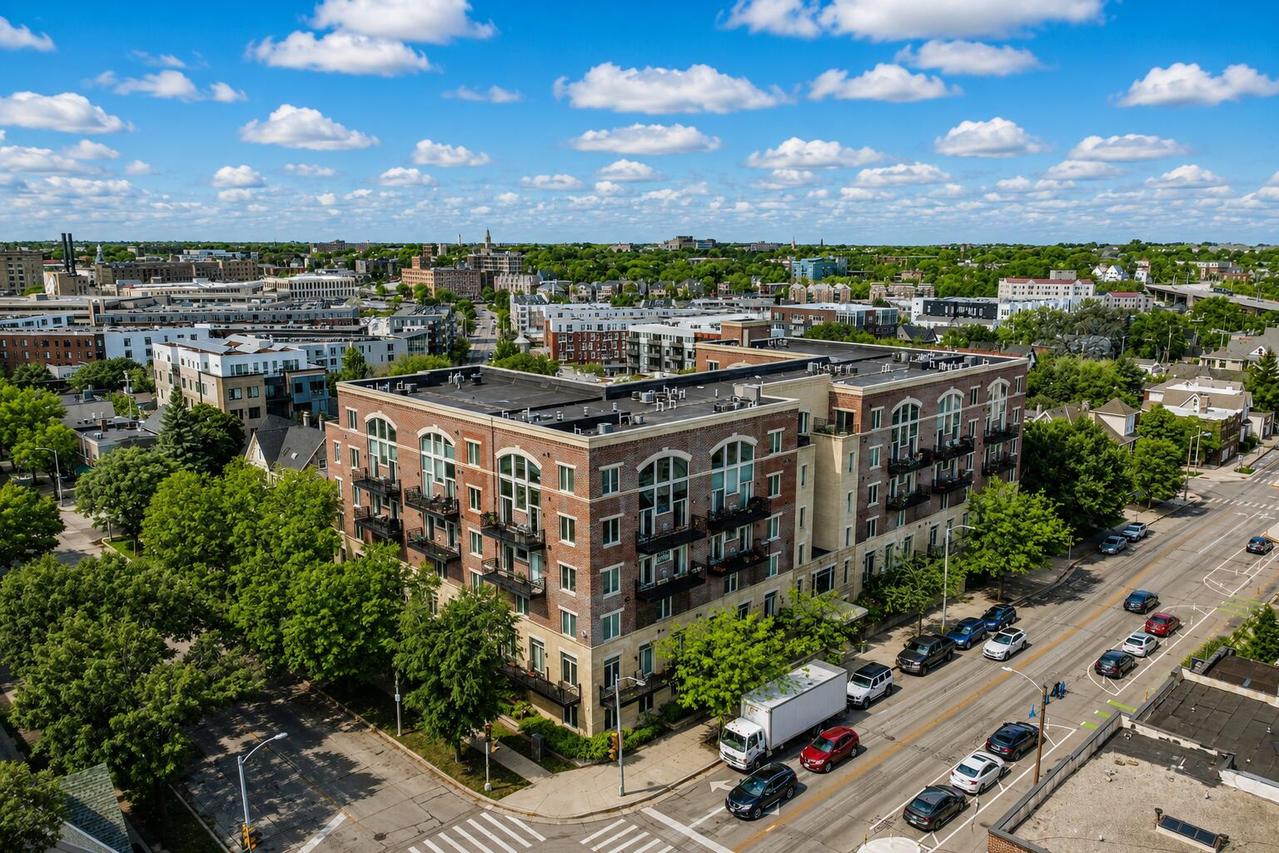 1515 N Van Buren St #513, Milwaukee, WI 53202