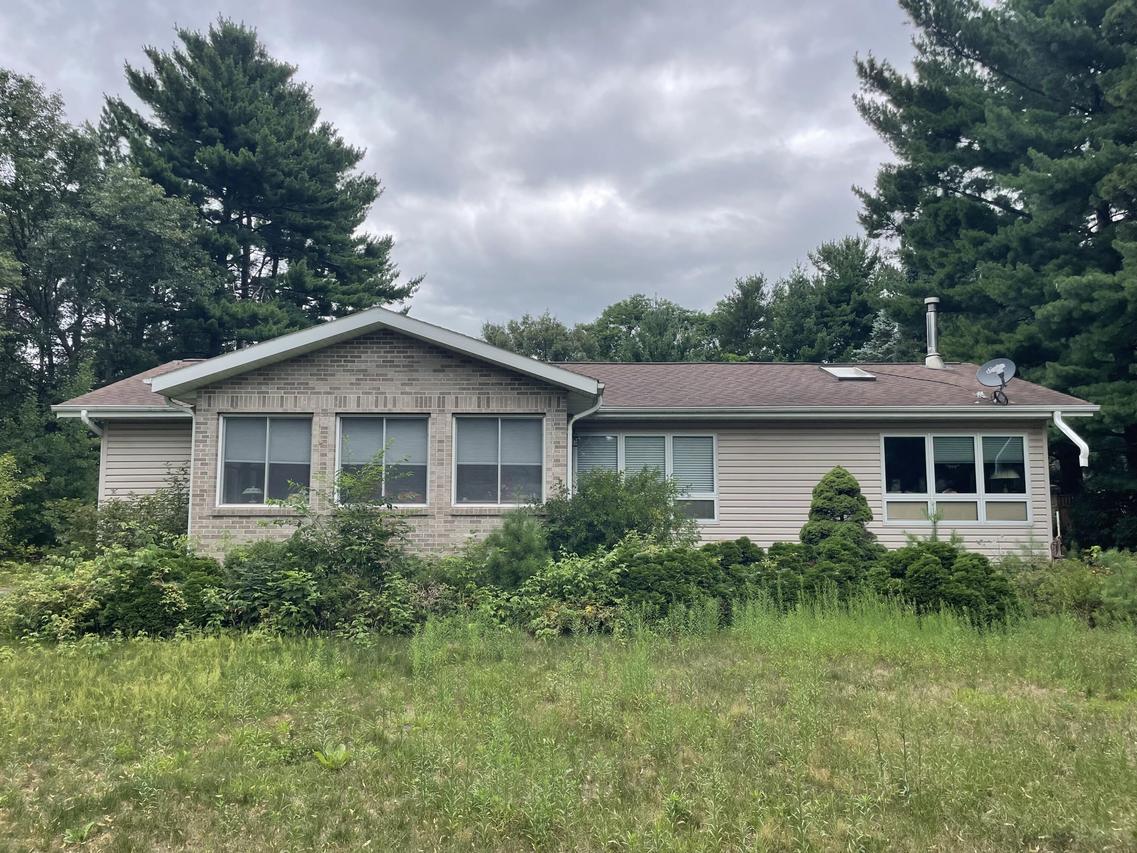 W5550 Oakdale Dr, Germantown, WI 53950