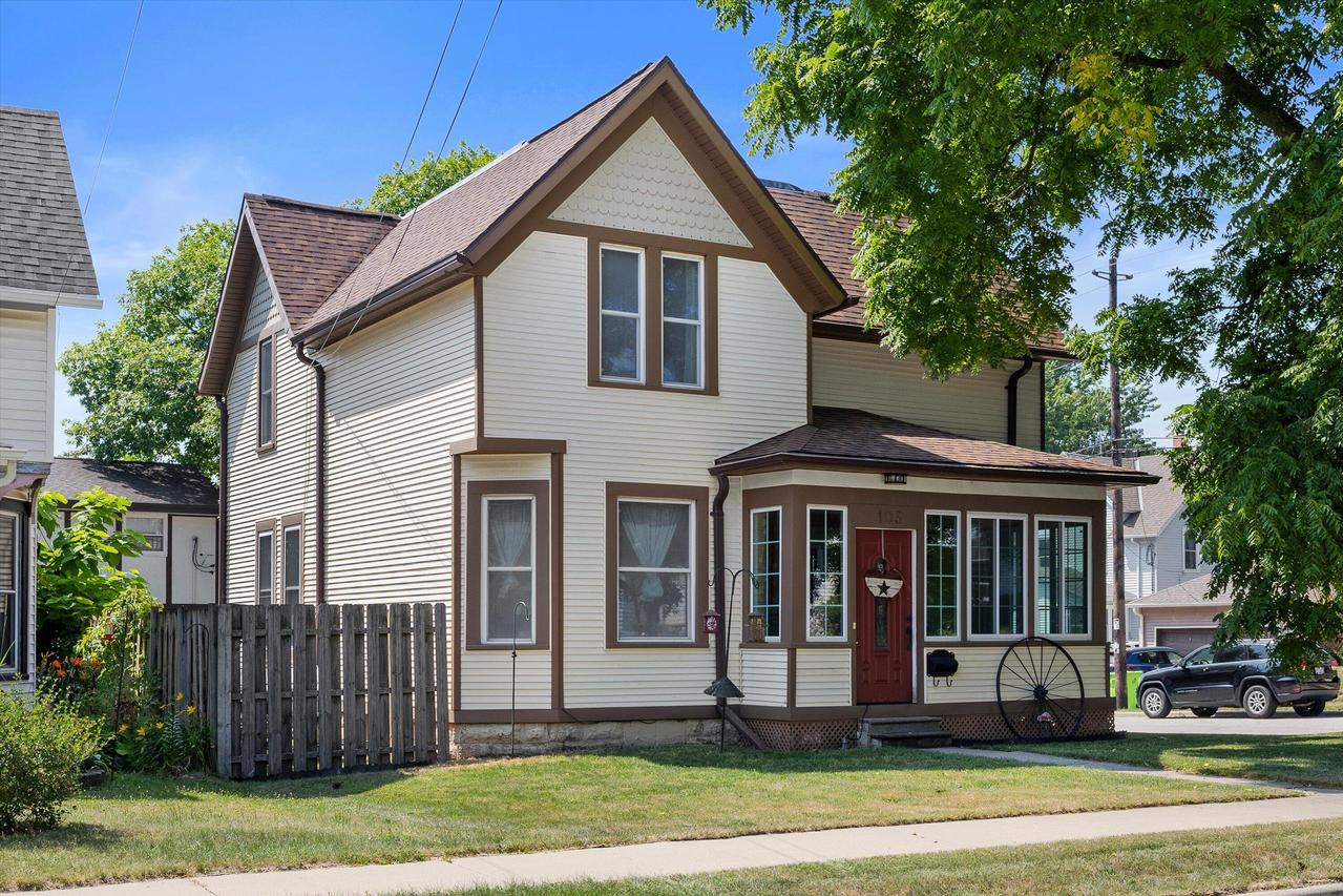 105 S Rural St, Hartford, WI 53027