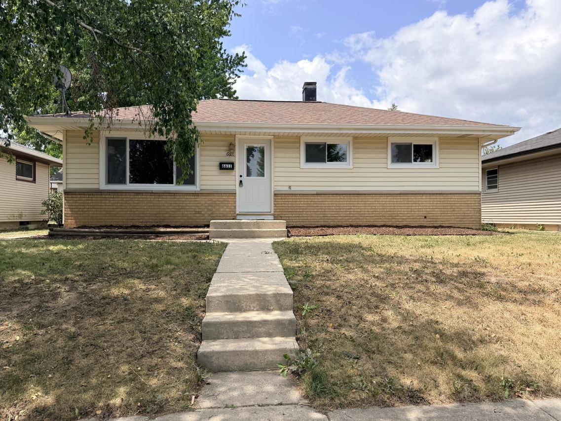6611 S 19th St, Milwaukee, WI 53221