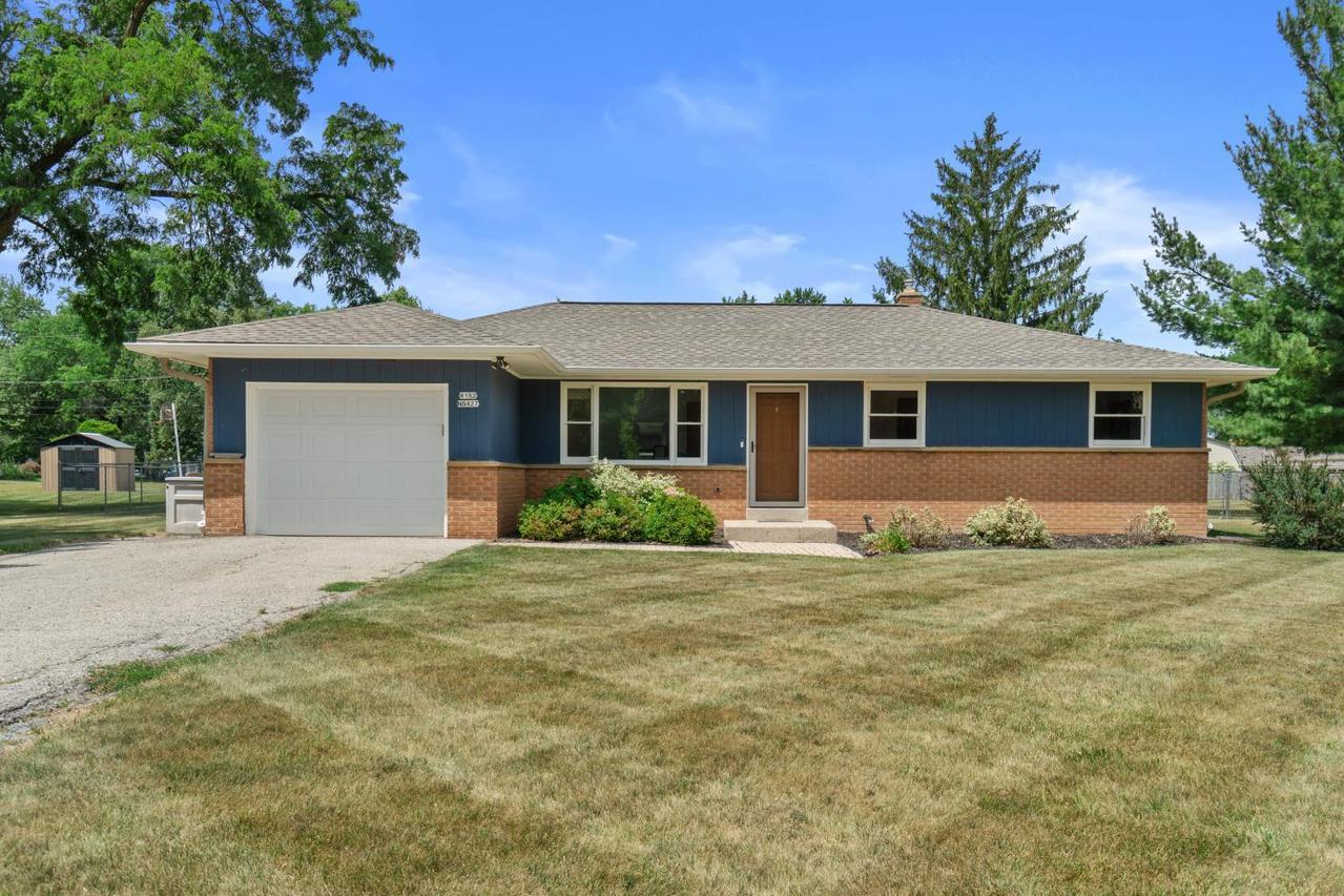 W152N5427 Badger Dr, Menomonee Falls, WI 53051