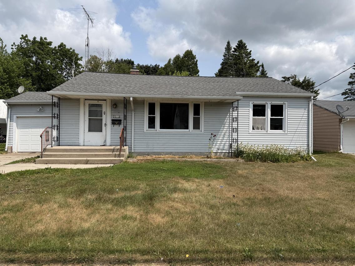 2010 12th St, Two Rivers, WI 54241