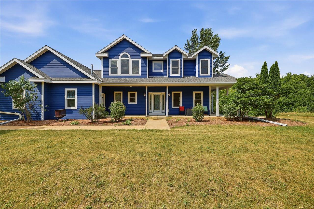 2192 Hall Rd, Erin, WI 53027