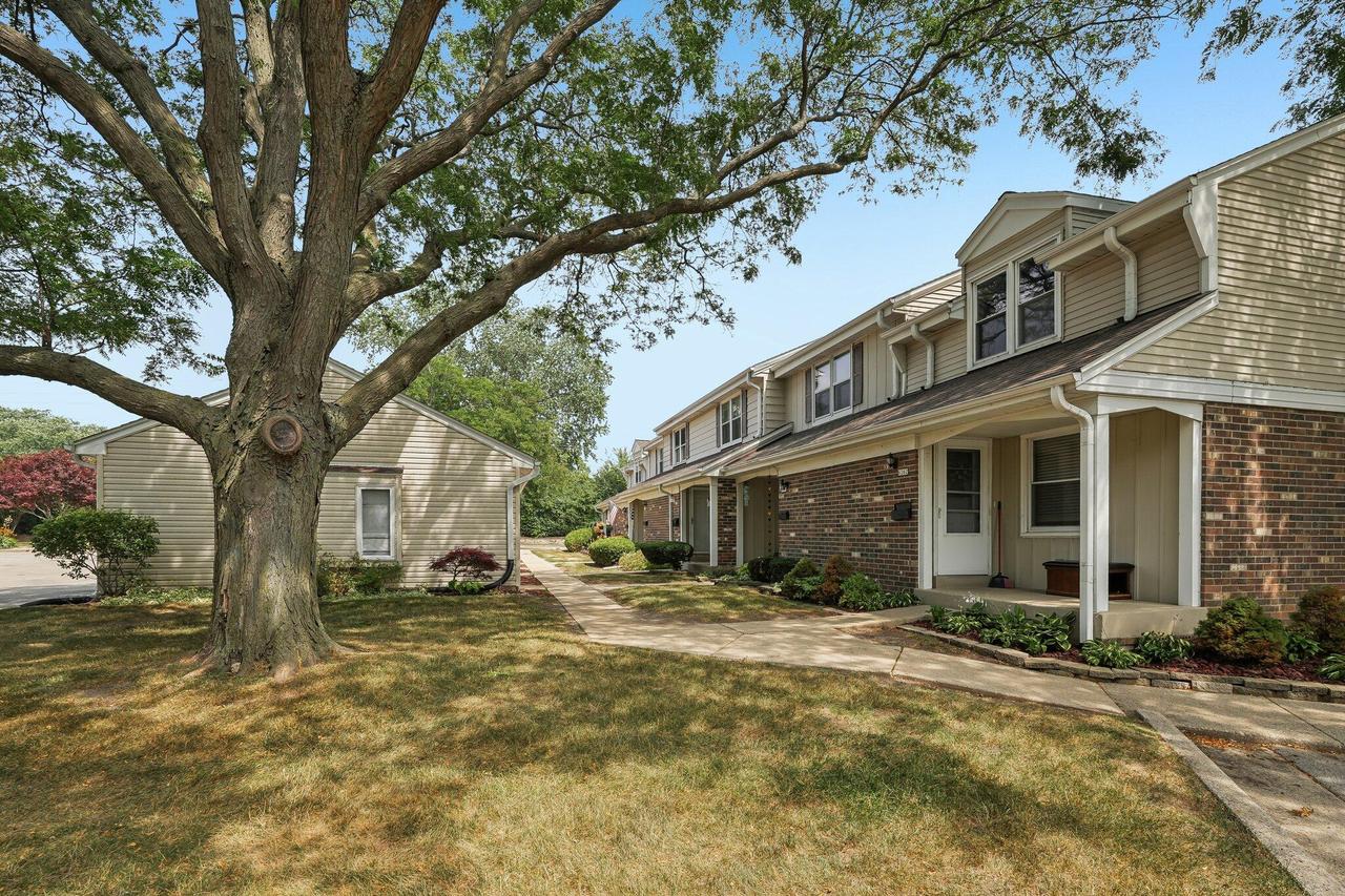6260 W College Ave, Greendale, WI 53129