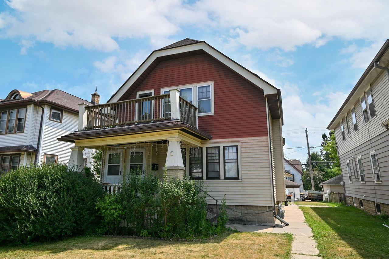 1010 S 58th St, West Allis, WI 53214