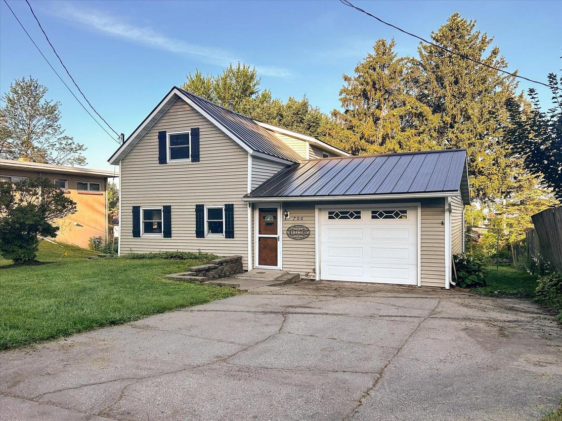 706 S Washington Ave, Viroqua, WI 54665