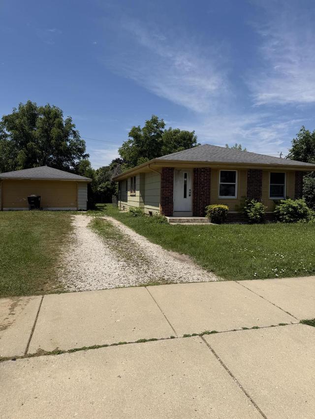 6047 S Elaine Ave, Cudahy, WI 53110