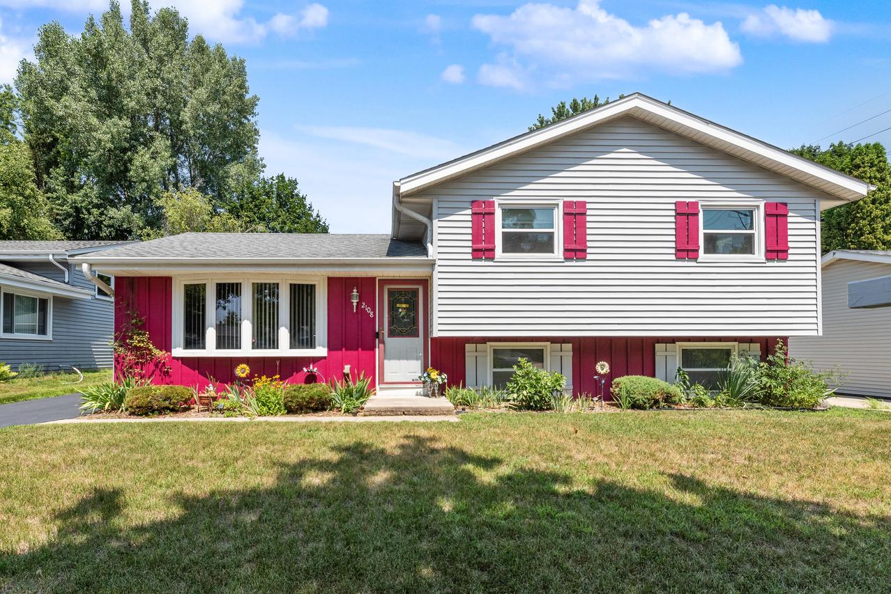 2108 Hemlock St, West Bend, WI 53090