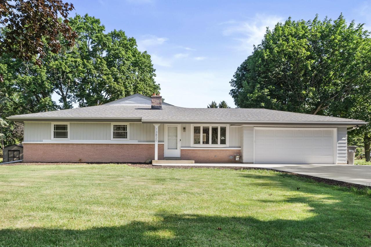 S67W13820 Hardwicke Pl, Muskego, WI 53150