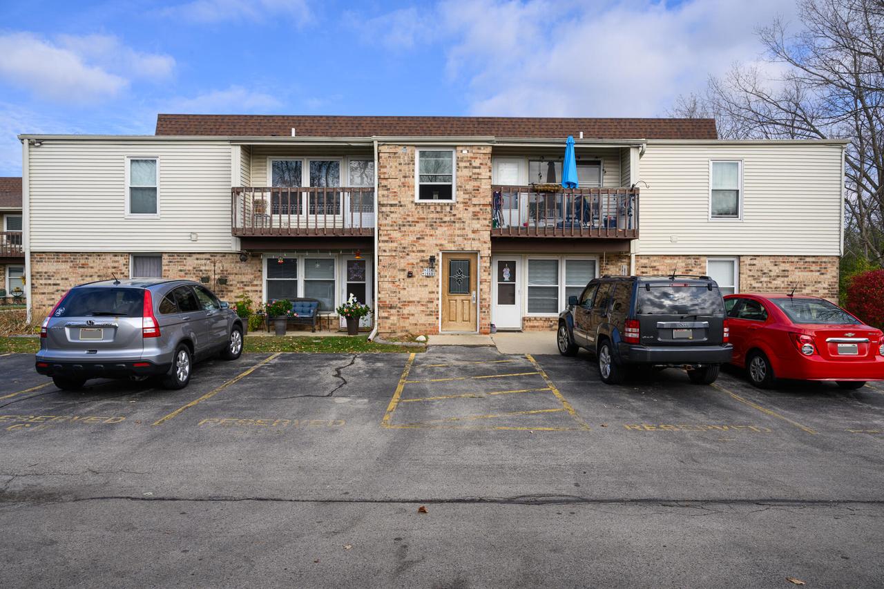 N114W16680 Crown Dr #4, Germantown, WI 53022