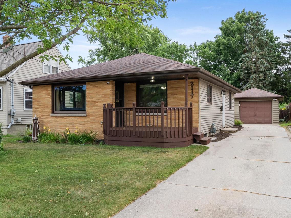 2117 32nd St, Two Rivers, WI 54241