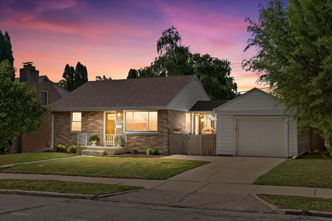 8623 W Morgan Ave, Milwaukee, WI 53228