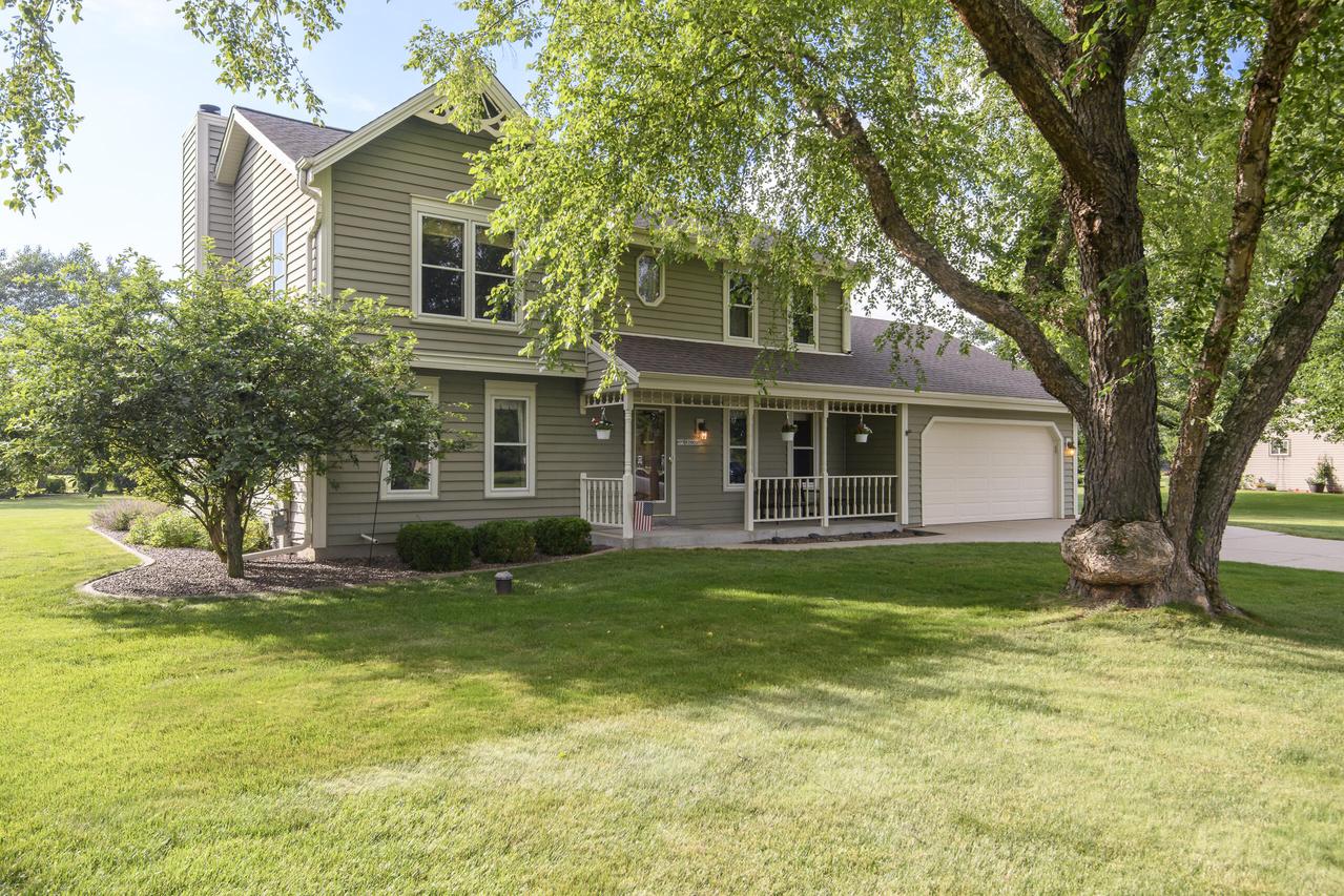 N75W28050 Schmidt Ln, Merton, WI 53029