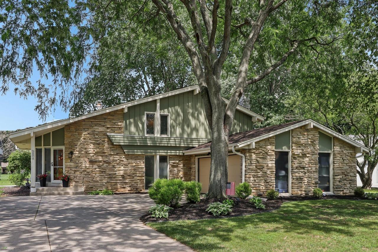 5806 Glen Flora Dr, Greendale, WI 53129