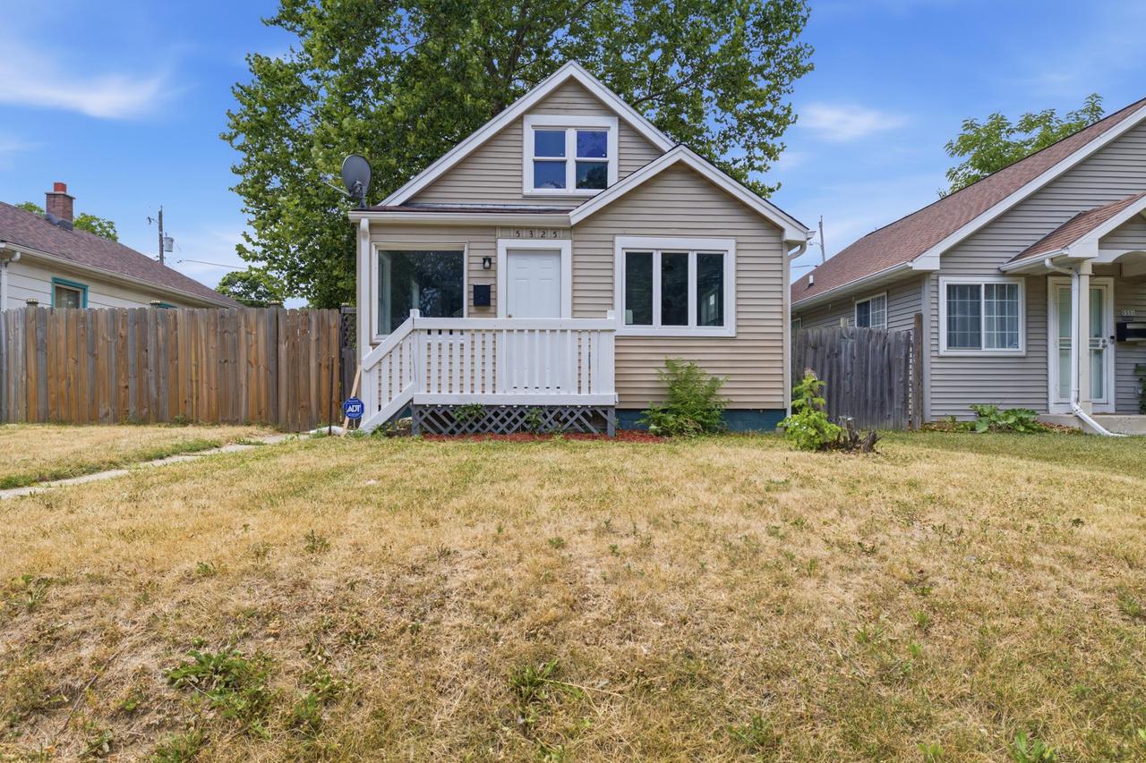 5325 N 48th St, Milwaukee, WI 53218