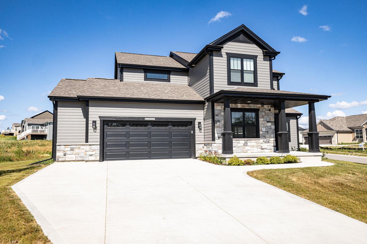 W206N5693 Muirfield Dr, Menomonee Falls, WI 53051