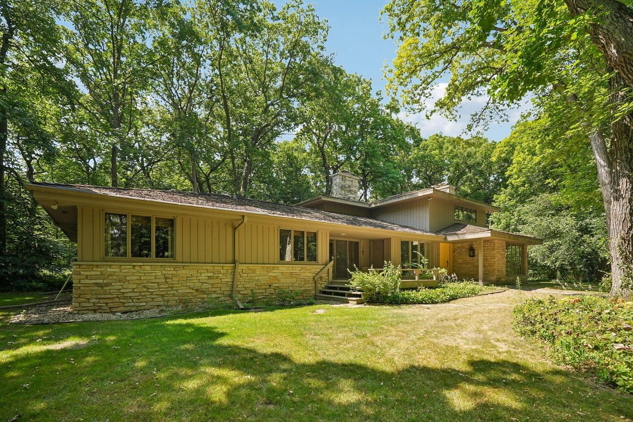S46W28740 Perren Dale, Genesee, WI 53189