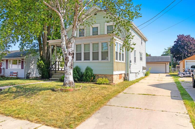 2515 16th St, Two Rivers, WI 54241
