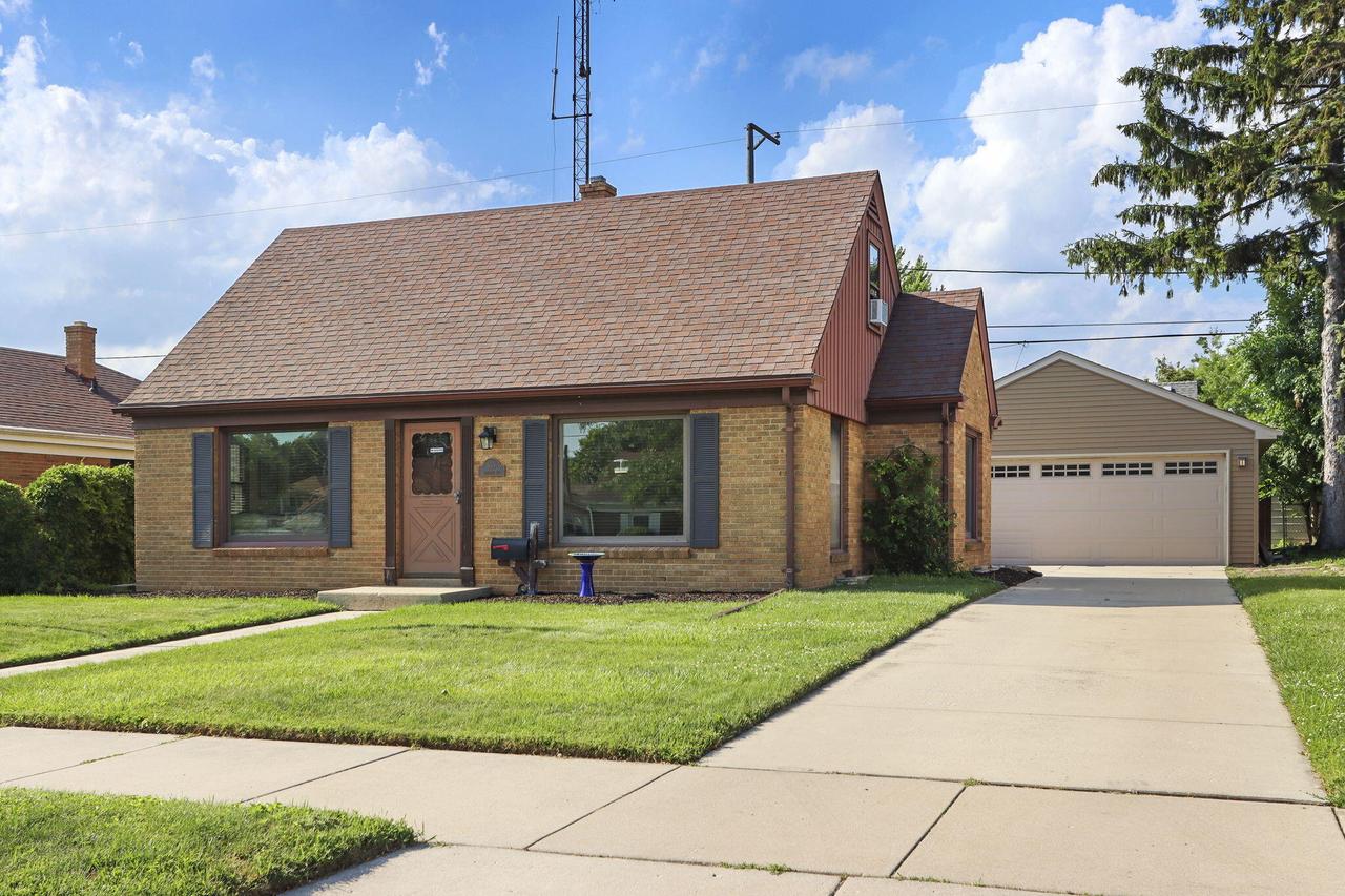 830 Lombard Ave, Racine, WI 53402