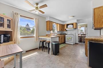 1721 Wiese Ln, Mount Pleasant, WI 53406