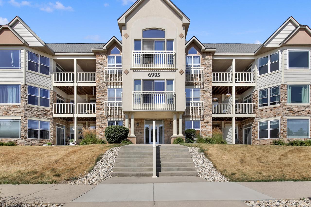6995 S Riverwood Blvd #S-108, Franklin, WI 53132