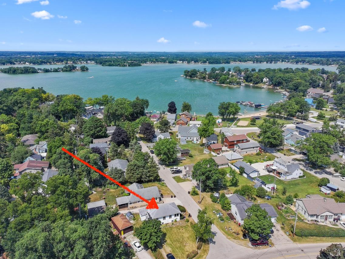 3404 Fischer Dr, Burlington, WI 53105