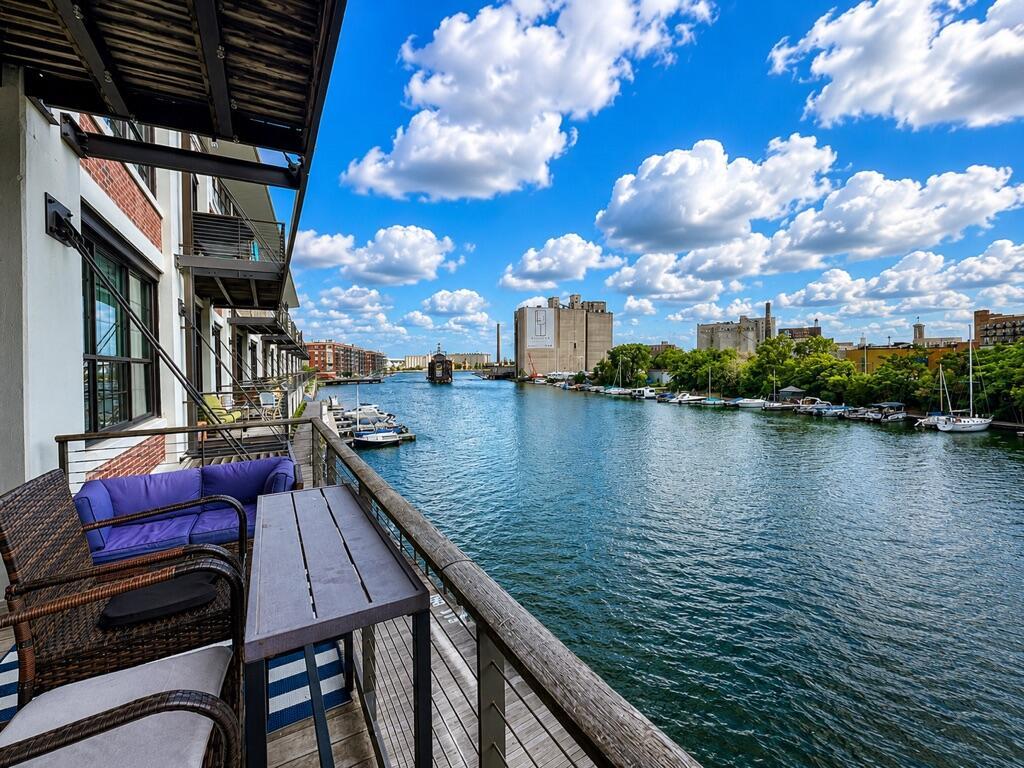 311 E Erie St #217, Milwaukee, WI 53202
