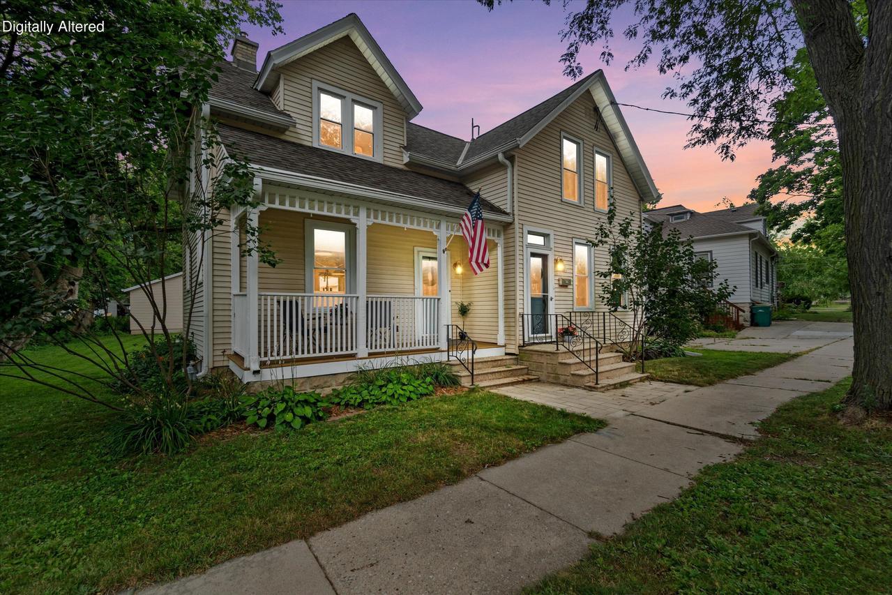 W58N455 Hilbert Ave #457, Cedarburg, WI 53012