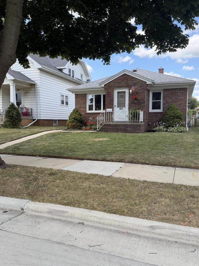 1508 W West Lawn Ave, Racine, WI 53405