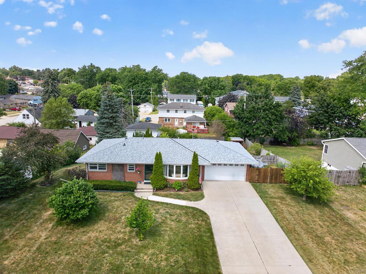 704 Roosevelt Ave, Mount Pleasant, WI 53406