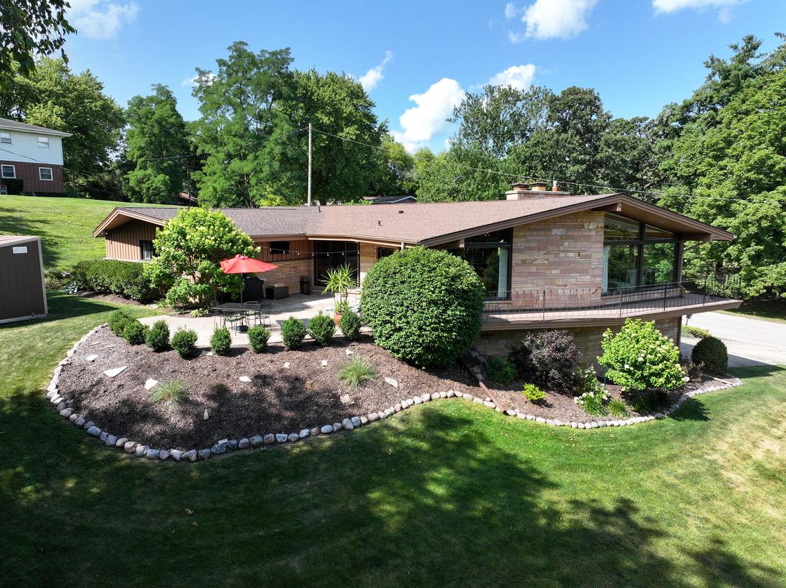 410 Oak Hill, Walworth, WI 53184
