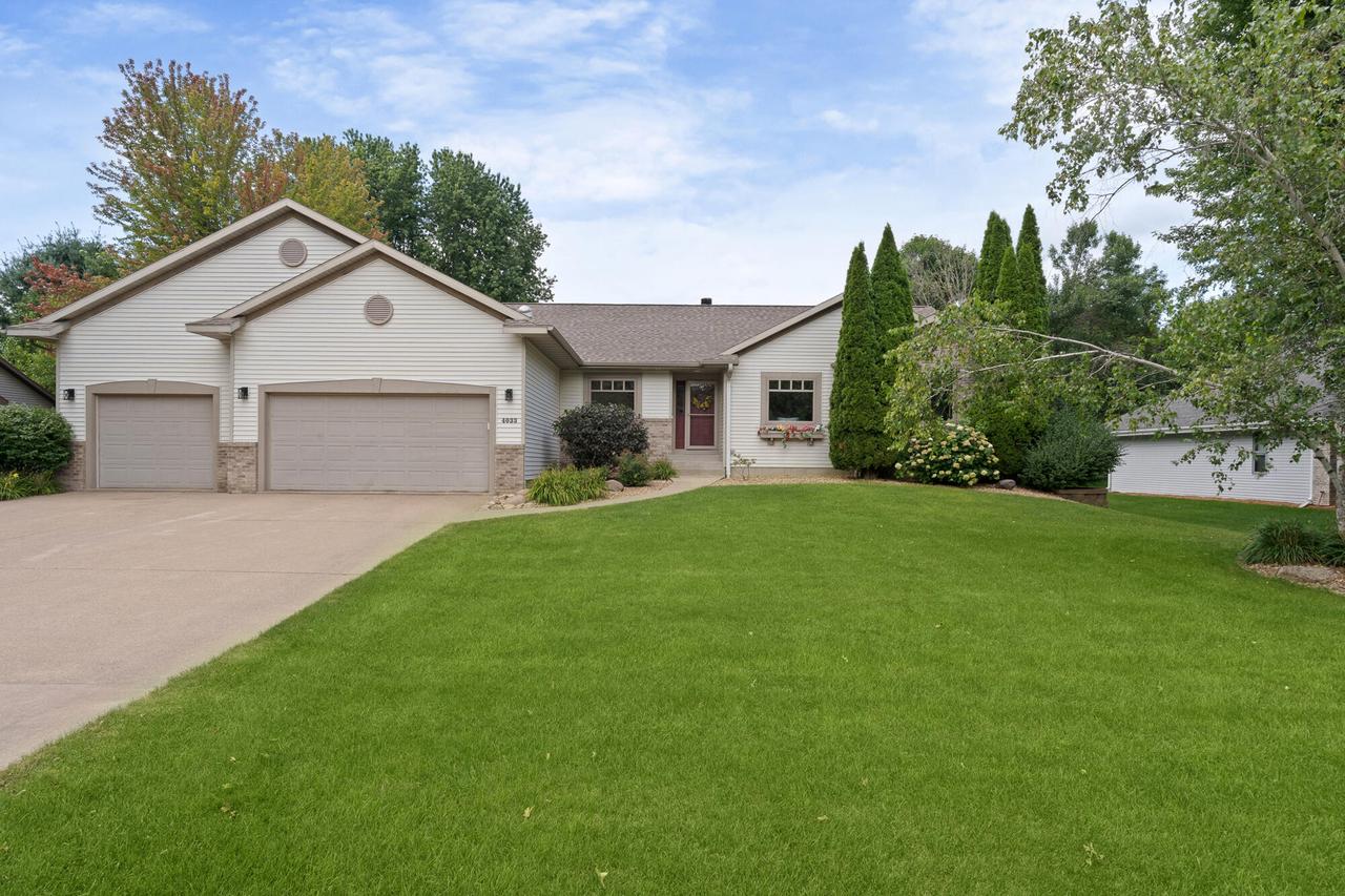 4033 Beverly Dr, Onalaska, WI 54650