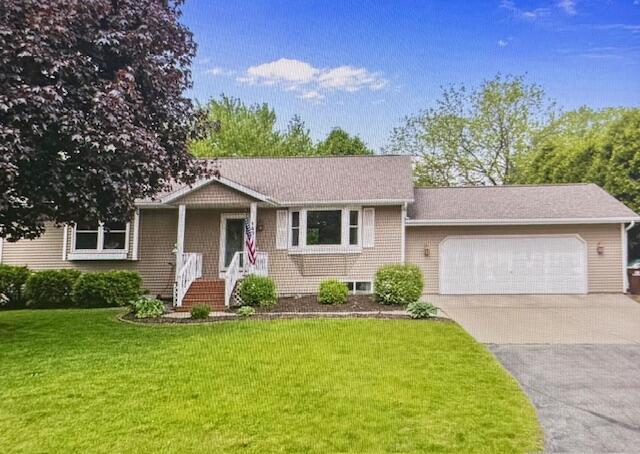 1433 W Roselawn Dr, Grand Chute, WI 54914