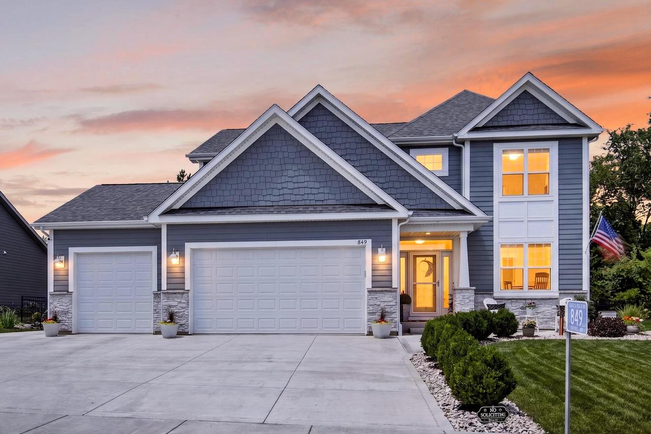 849 Fairway Dr, Twin Lakes, WI 53181