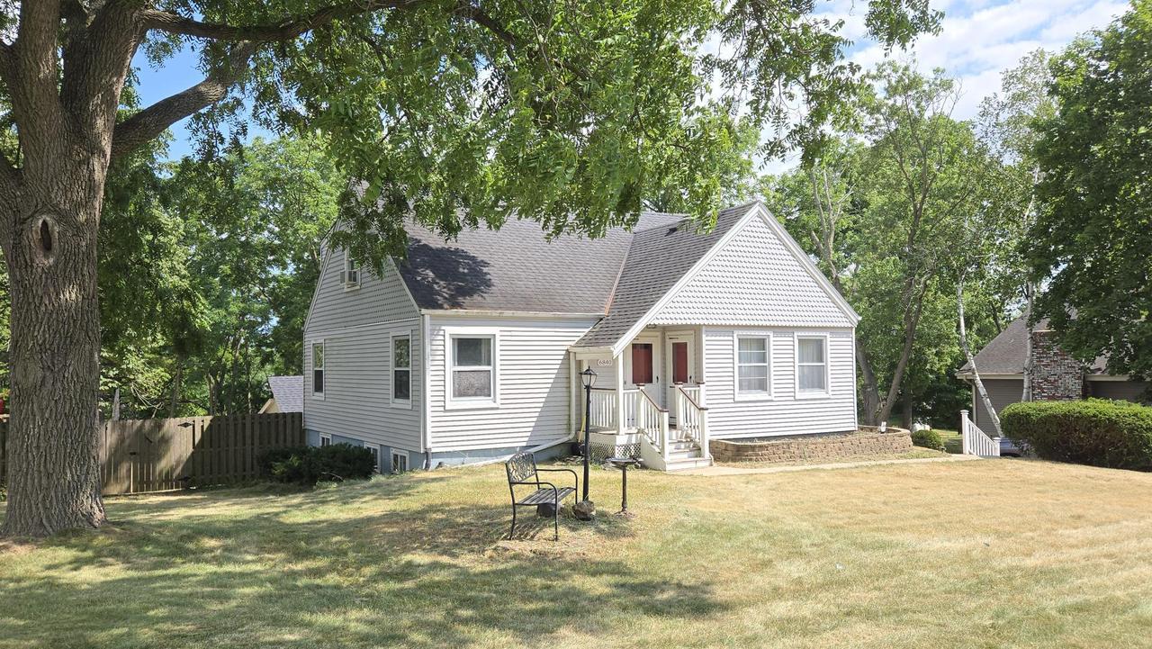 6840 S North Cape, Franklin, WI 53132
