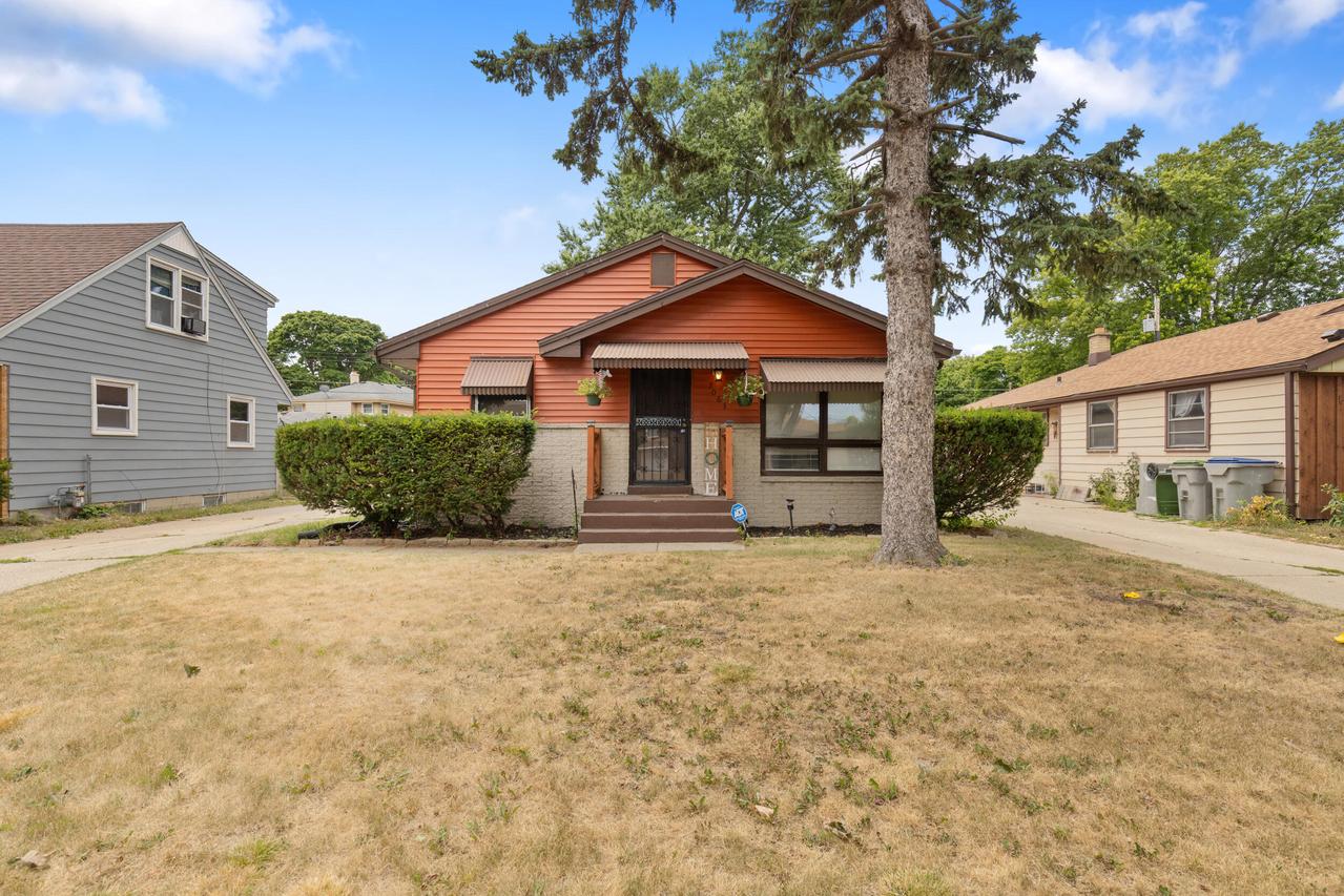 7063 N 37th St, Milwaukee, WI 53209