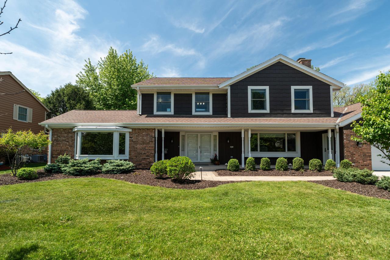 9439 N Broadmoor Rd, Bayside, WI 53217