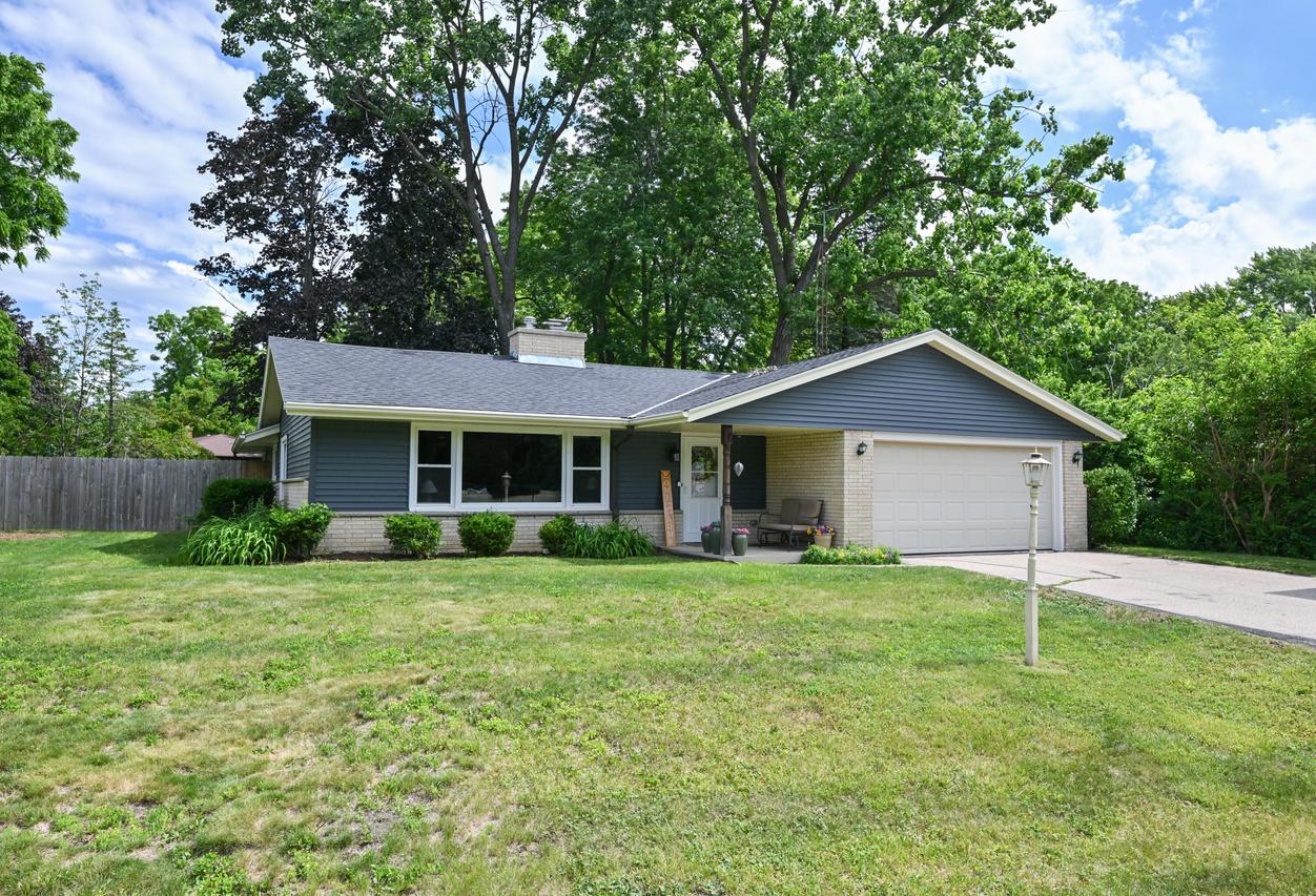 4520 Garden Dr, Mount Pleasant, WI 53403