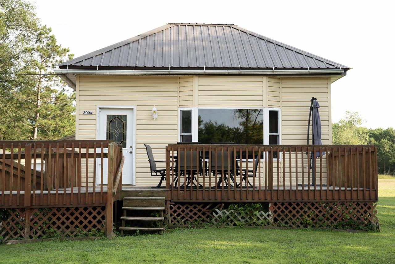 309 W Fayette St, Readstown, WI 54652