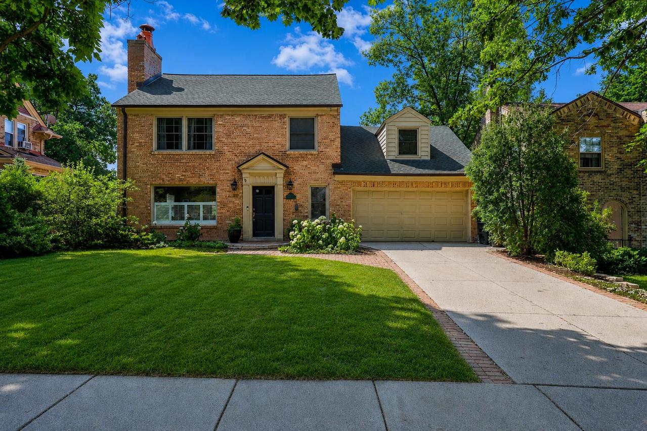 7515 Oakhill Ave, Wauwatosa, WI 53213