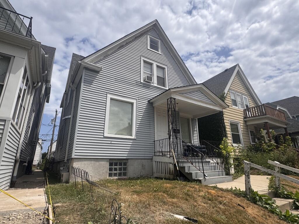 2944 N Pierce St, Milwaukee, WI 53212