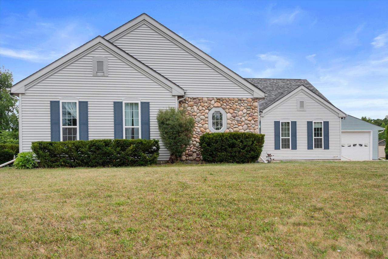 3689 W Drexel Ave, Franklin, WI 53132