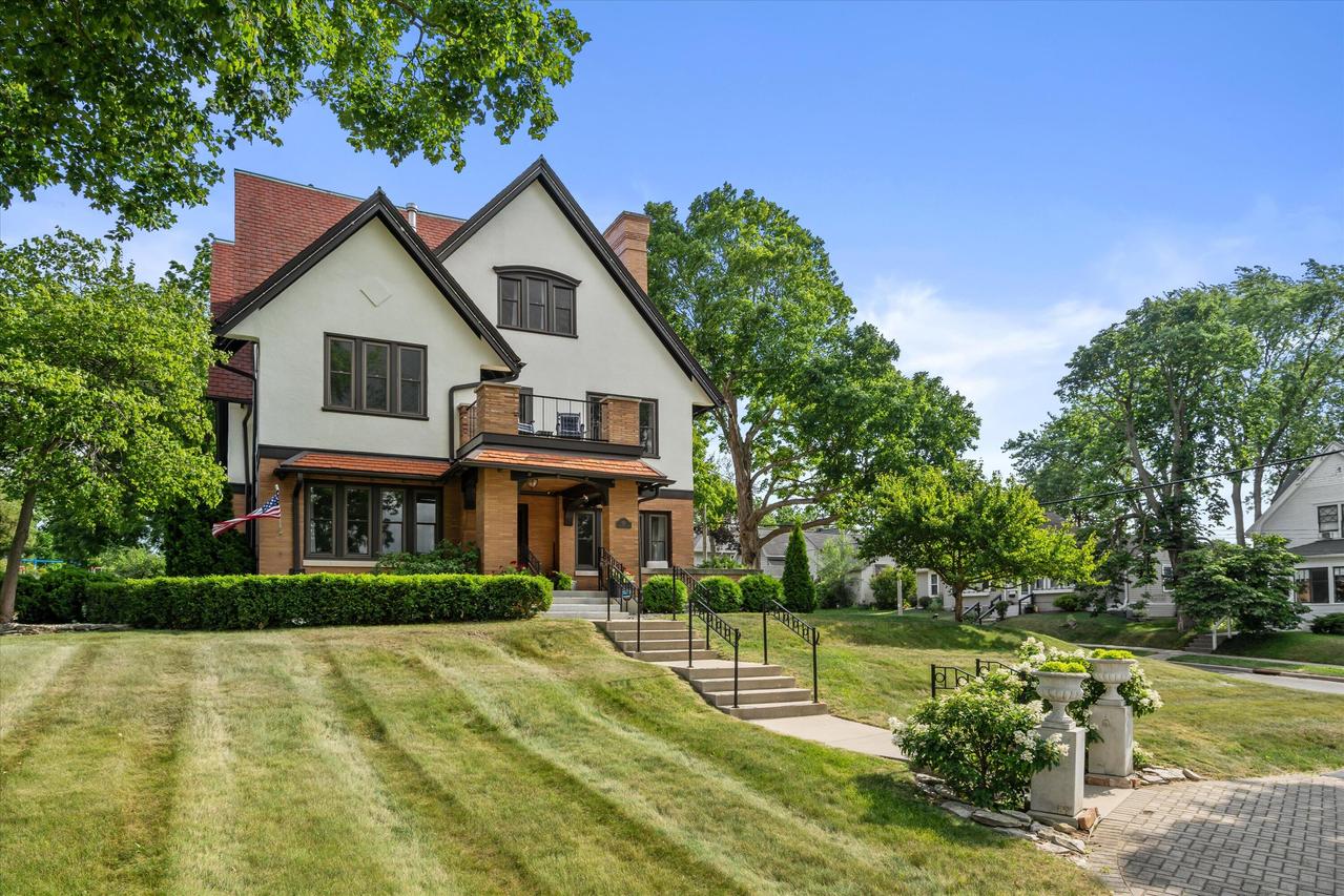 90 S Main St #92, Hartford, WI 53027