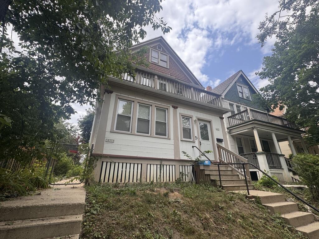 3055 N Bremen St, Milwaukee, WI 53212