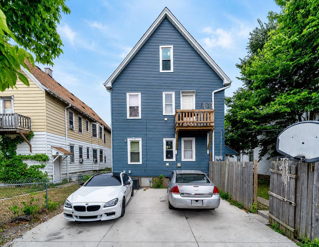 3445 N 14th St #3447, Milwaukee, WI 53206