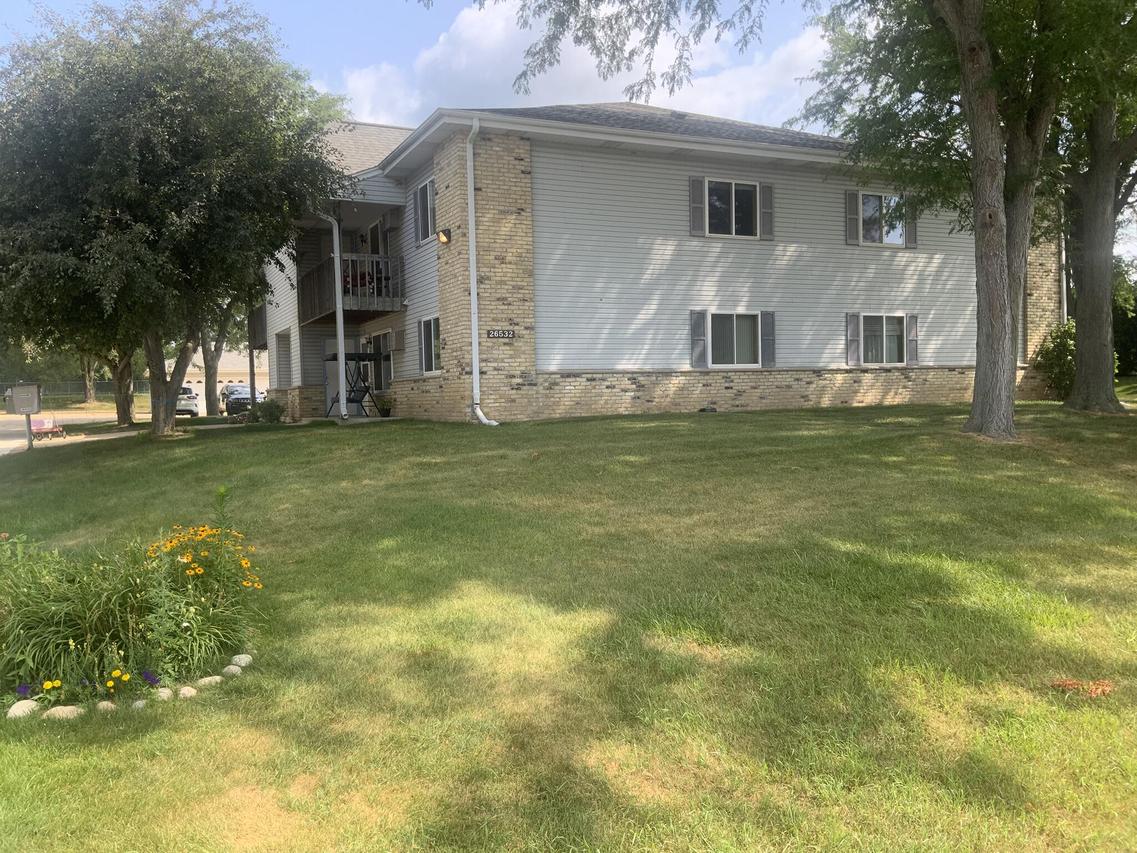 26532 Lilac Ln #8, Norway, WI 53185